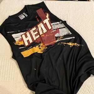 HEAT sleeveless tee jersey sz L